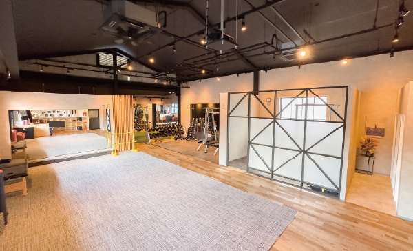 フライ 店舗外観